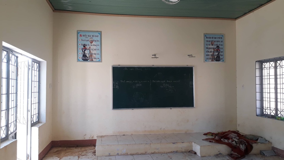 Điểm trường xây hơn 1 tỷ đồng vừa học được năm đã bị bỏ hoang - 3 Điểm trường xây hơn 1 tỷ đồng vừa học được năm đã bị bỏ hoang - 3
