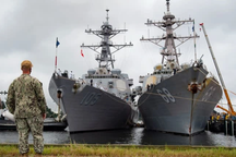 Mỹ điều dàn chiến hạm "khủng" theo dõi tàu ngầm Trung Quốc