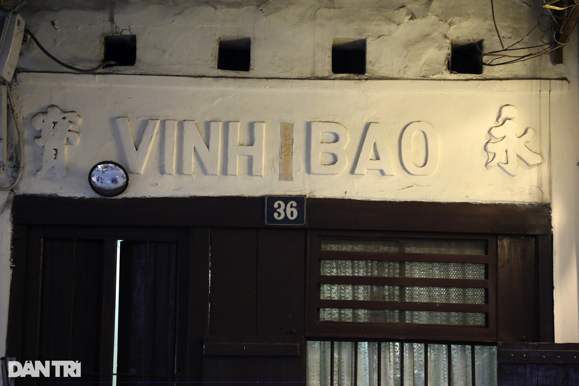 Những biển hiệu vang bóng một thời trên phố cổ Hà Nội - 6 Những biển hiệu vang bóng một thời trên phố cổ Hà Nội - 6