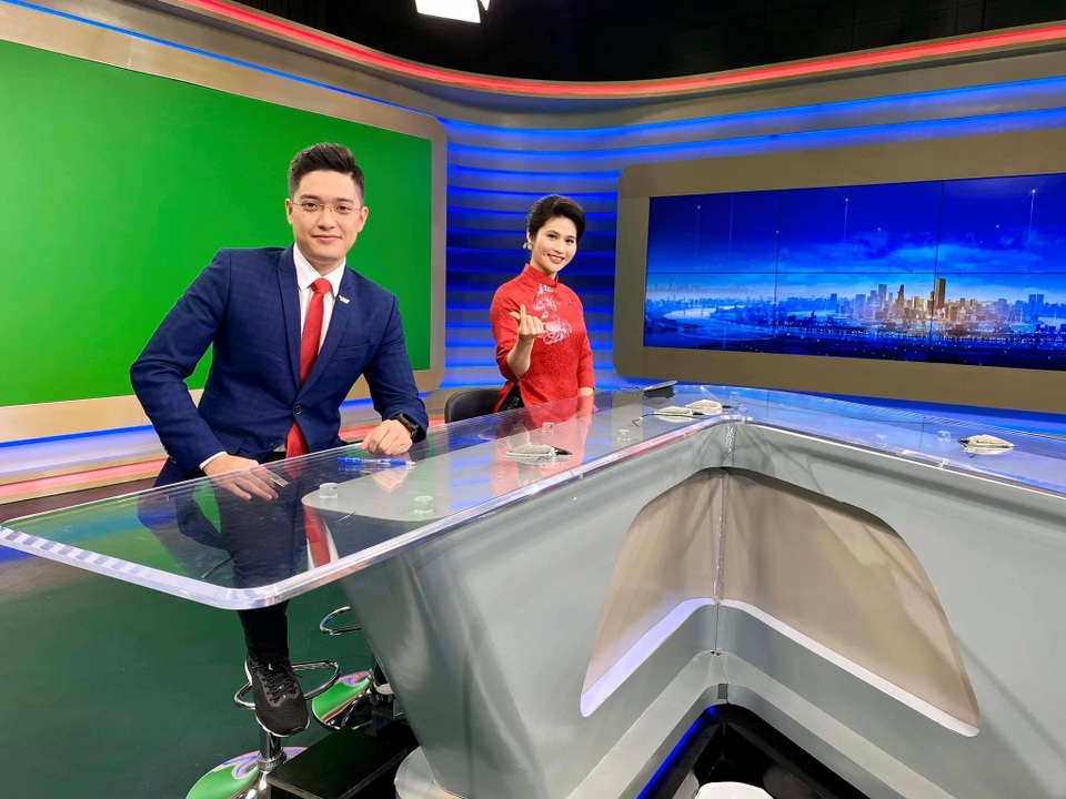 BTV Quốc Anh thời sự 19h luôn đặt mình vào vị trí khán giả - 2 BTV Quốc Anh thời sự 19h luôn đặt mình vào vị trí khán giả - 2