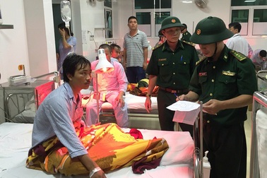 90 chiến sĩ biên phòng cứu 71 thuyền viên trong bão dữ