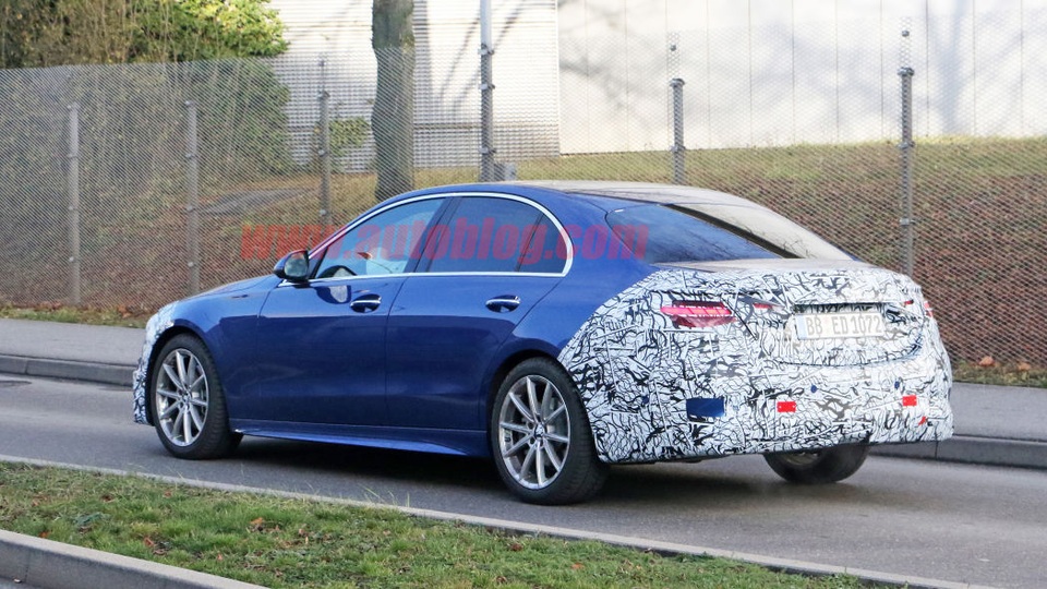 Mercedes C-Class thế hệ mới 2022 ngày càng lộ rõ thiết kế - 5 Mercedes C-Class thế hệ mới 2022 ngày càng lộ rõ thiết kế - 5