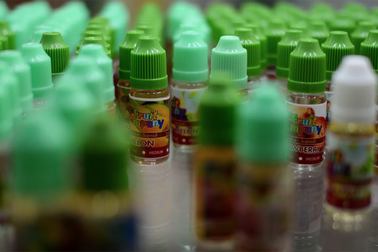 Thuốc lá điện tử có thể bị nhiễm độc tố vi sinh vật