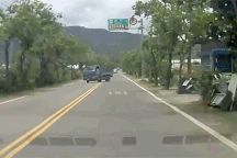 Lên xe là phóng và cái kết bên vệ đường