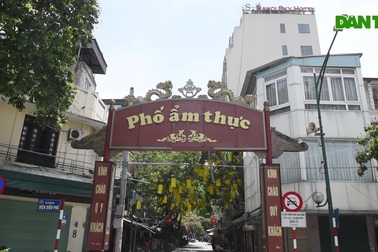 Phố ẩm thực "không ngủ" ở Hà Nội lao đao giữa đại dịch