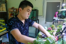 Chàng trai thu bộn tiền nhờ giúp người khác giải tỏa stress