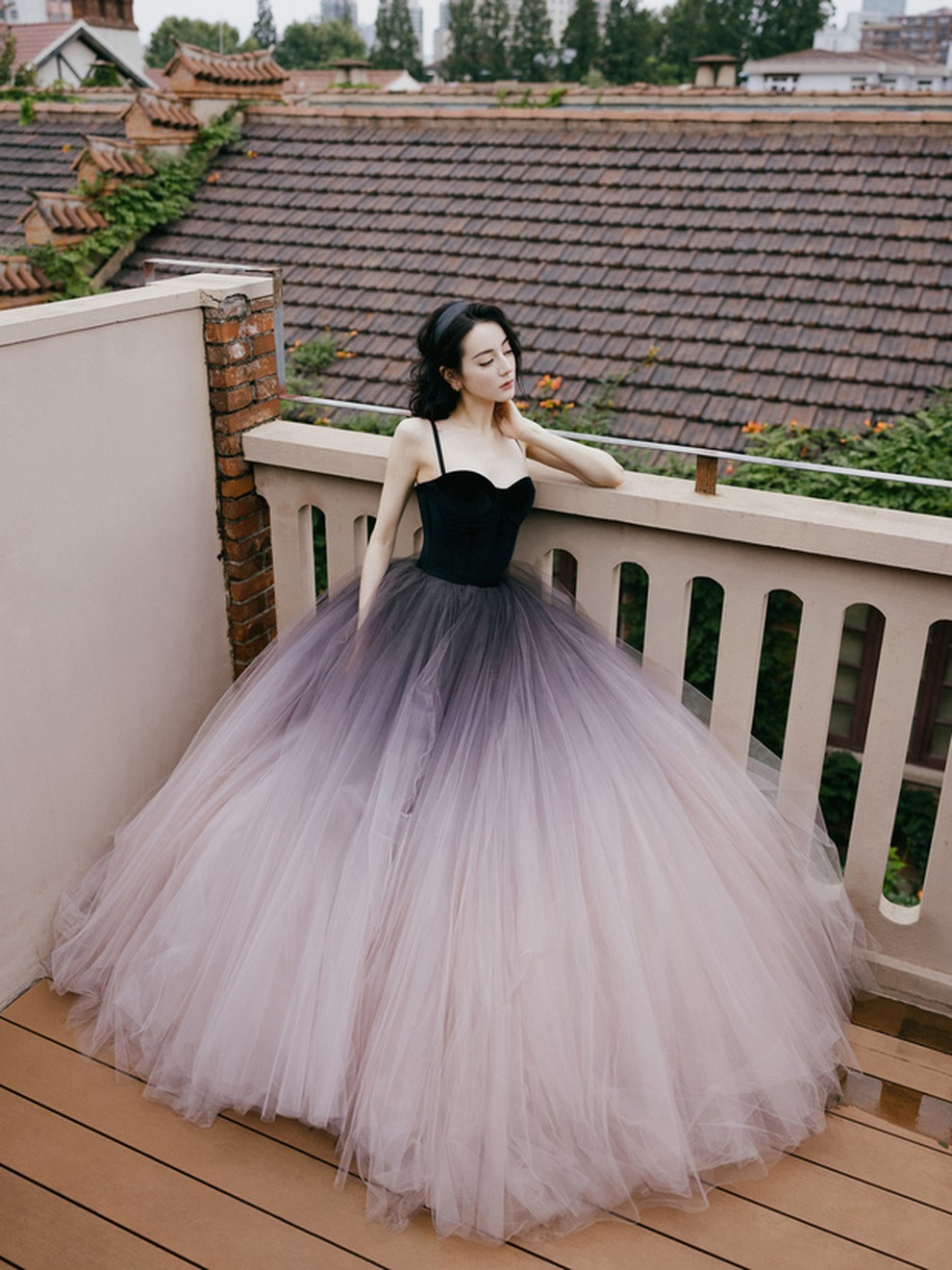 Địch Lệ Nhiệt Ba: Kiêu sa như công chúa nhưng... quá gầy! - 10 Địch Lệ Nhiệt Ba: Kiêu sa như công chúa nhưng... quá gầy! - 10