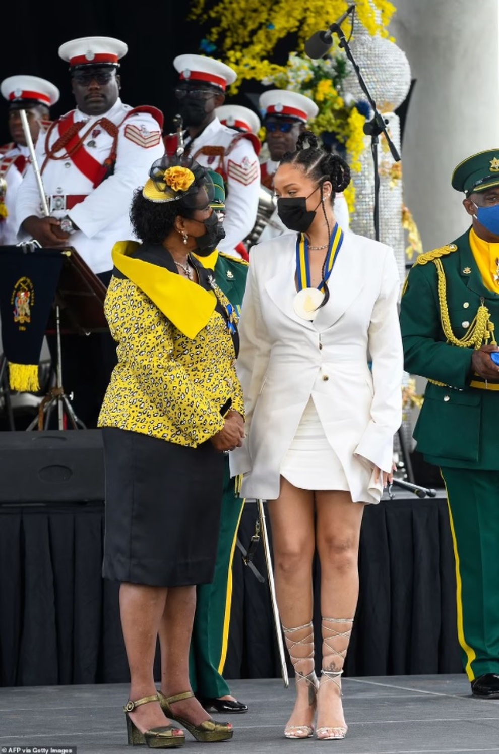 La cantante Rihanna fue honrada por su ciudad natal de Barbados como heroína nacional - 1