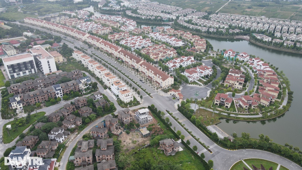 Ông lớn bất động sản bán giá cắt lỗ, nhà đầu cơ tháo chạy thoát nợ - 1 Ông lớn bất động sản bán giá cắt lỗ, nhà đầu cơ tháo chạy thoát nợ - 1