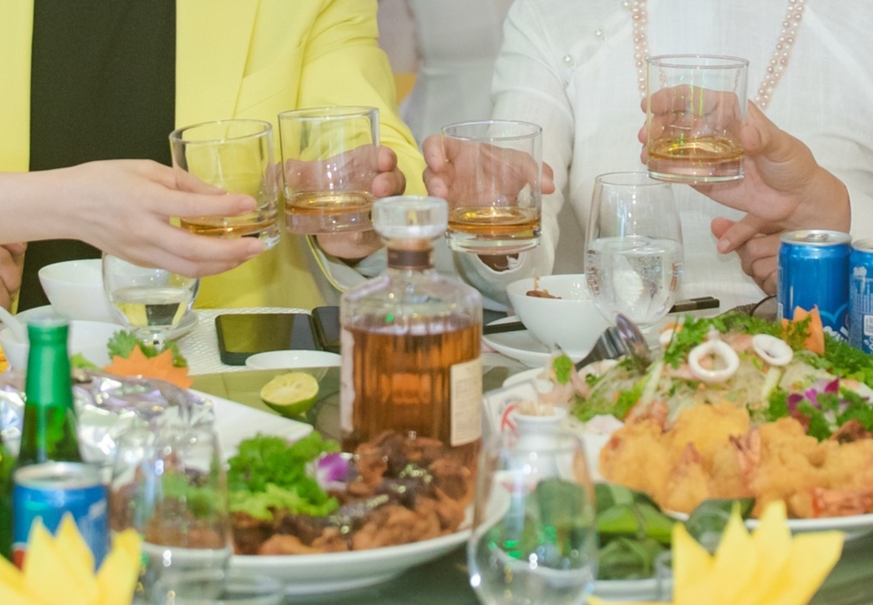 Méo mặt khi nhân sự đặt tiệc tất niên cho công ty, bị chê tơi tả - 1 Méo mặt khi nhân sự đặt tiệc tất niên cho công ty, bị chê tơi tả - 1