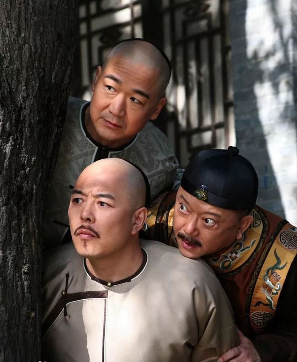 Hòa Thân Vương Cương sống sung túc bên người vợ kém 20 tuổi - 6