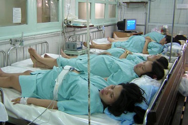 Con tử vong, mẹ nguy khốn vì bác sĩ “dửng dưng”