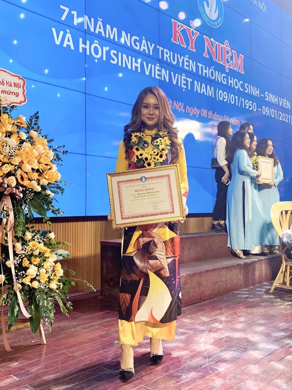 Nữ sinh Công đoàn toàn năng đạt danh hiệu Sinh viên 5 tốt cấp thành phố - 6 Nữ sinh Công đoàn toàn năng đạt danh hiệu Sinh viên 5 tốt cấp thành phố - 6