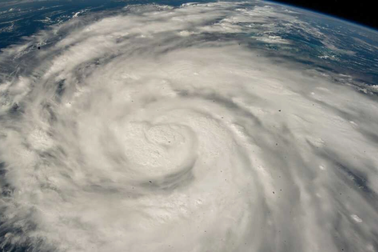 Những cơn bão có thể mang vi khuẩn ăn thịt người tấn công chúng ta