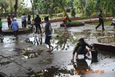 Học sinh Quảng Bình vẫn phải nghỉ học để khắc phục hậu quả sau bão