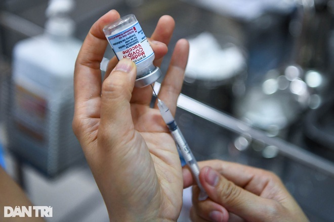 Gia hạn sử dụng 9 lô vaccine Pfizer - 1