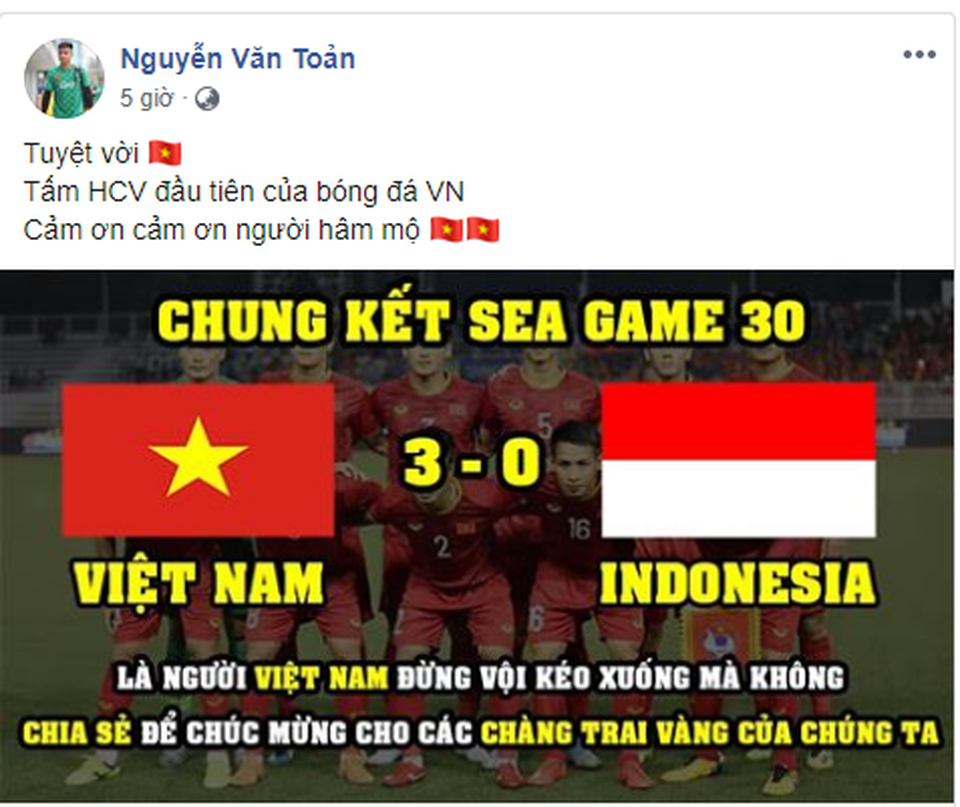 Các ngôi sao U22 Việt Nam khoe HCV lịch sử, cảm ơn người hâm mộ - 6 Các ngôi sao U22 Việt Nam khoe HCV lịch sử, cảm ơn người hâm mộ - 6