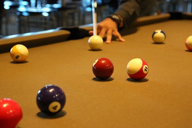 Tụ tập đánh bi-a trong quán, 5 người bị xử phạt hơn 20 triệu đồng