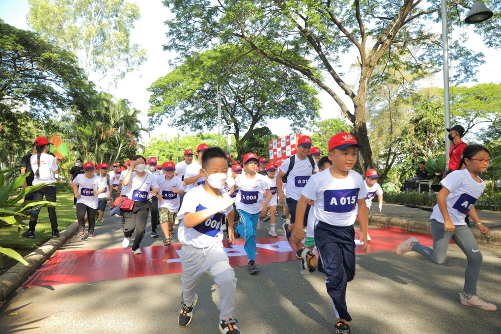 VUS tổ chức chuỗi hoạt động chạy bộ gây quỹ vì cộng đồng - 1