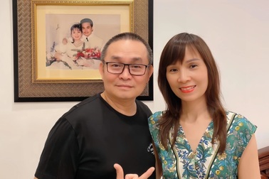 Nghệ sĩ Xuân Hinh: "Tôi đi xe đạp mà tán được vợ là hoa hậu phố Hàng Buồm"