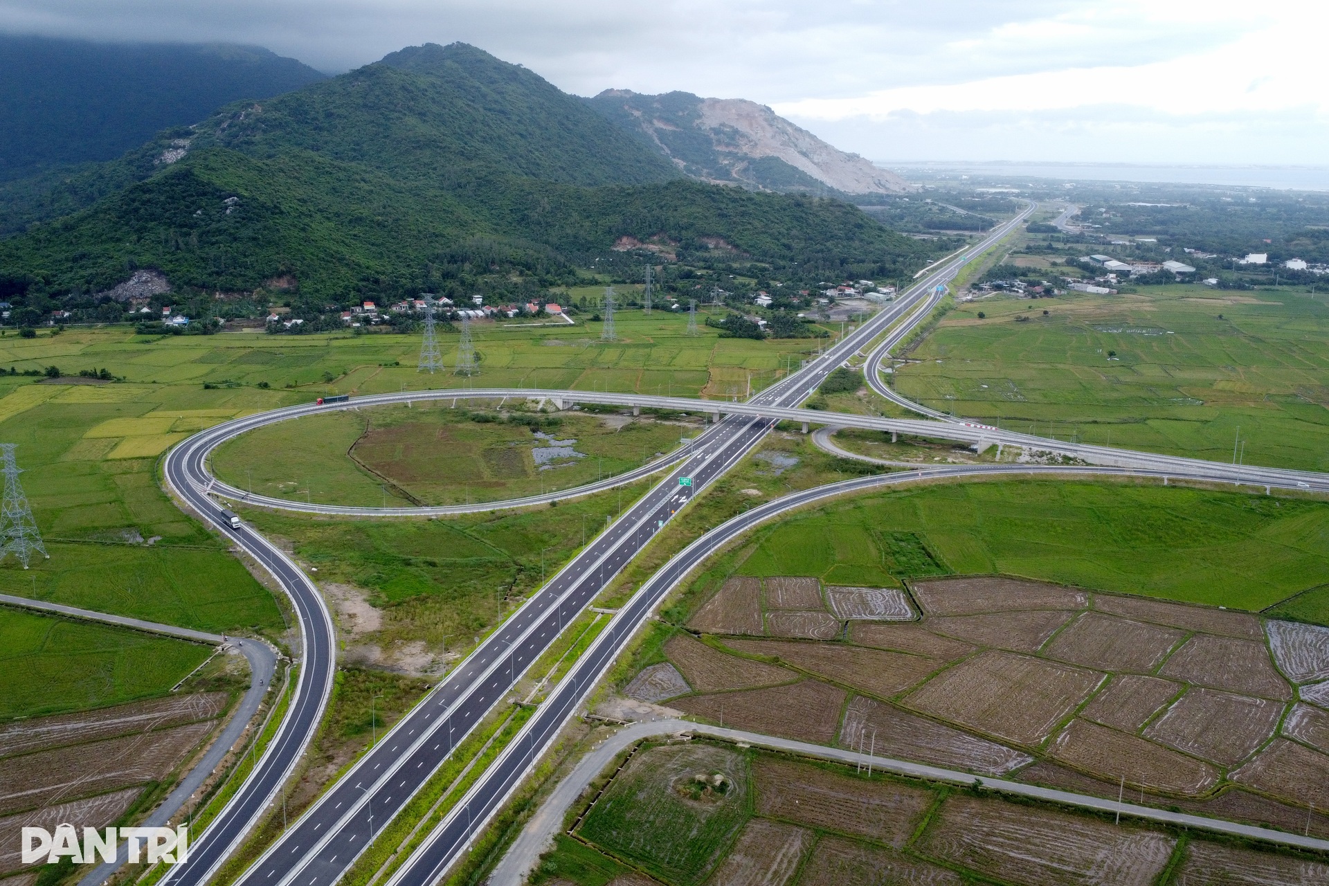 Sắp thông xe 13km cuối, cao tốc từ hầm Cổ Mã đến TPHCM sẽ liền mạch - 8 Sắp thông xe 13km cuối, cao tốc từ hầm Cổ Mã đến TPHCM sẽ liền mạch - 8