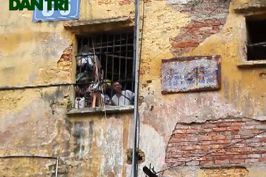 "Thi gan với tử thần" tại khu chung cư dọa sập giữa Hà Nội