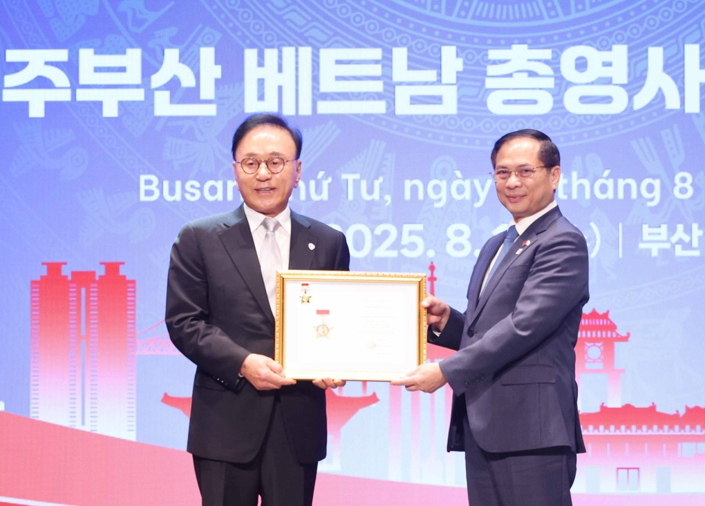 Tổng Bí thư Tô Lâm mong Busan mở rộng hợp tác các tỉnh ven biển Việt Nam - 2 Tổng Bí thư Tô Lâm mong Busan mở rộng hợp tác các tỉnh ven biển Việt Nam - 2