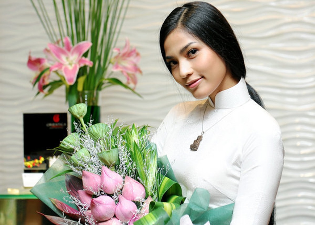 Mỹ nhân ăn chay Trương Thị May: Sắc vóc thăng hạng, đón tin vui ở tuổi 36 - 6 Mỹ nhân ăn chay Trương Thị May: Sắc vóc thăng hạng, đón tin vui ở tuổi 36 - 6