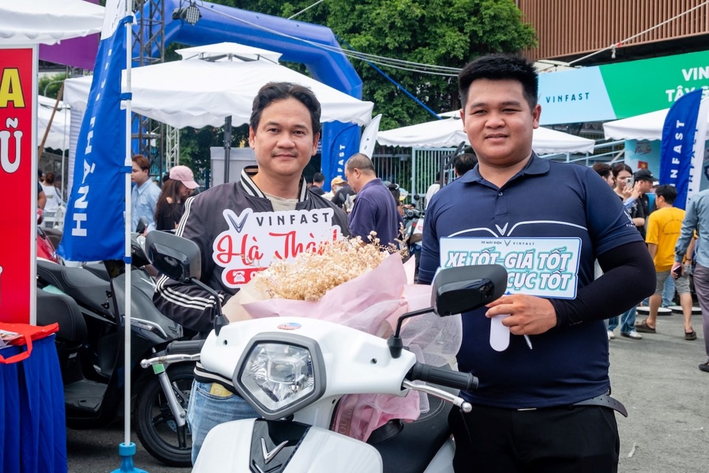 Sự kiện “Đổi xăng lấy điện” tại TPHCM thu hút sự quan tâm của người dân - 5 Sự kiện “Đổi xăng lấy điện” tại TPHCM thu hút sự quan tâm của người dân - 5