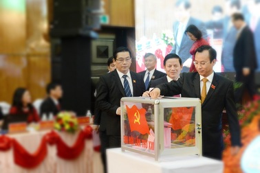 Tân Bí thư Đà Nẵng công bố số điện thoại, e-mail cá nhân