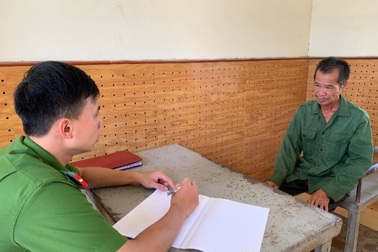 Say rượu, bố cầm dao đâm con trai tử vong