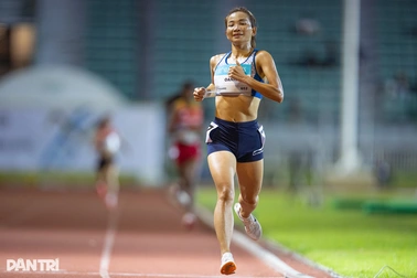 Nguyễn Thị Oanh và Lê Thị Tuyết khiến đối thủ “hít khói” ở cự ly 10.000m