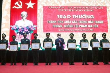 Khen thưởng chuyên án triệt phá đường dây ma túy lớn xuyên quốc gia