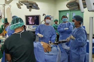 Nặng hơn 130kg: Hai bệnh nhân được cắt dạ dày chữa béo phì