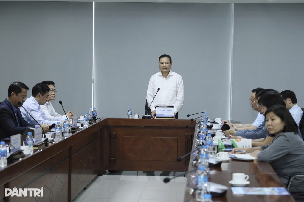 Đoàn công tác của Bộ Nội vụ nắm bắt an toàn vệ sinh lao động tại Hải Phòng - 5 Đoàn công tác của Bộ Nội vụ nắm bắt an toàn vệ sinh lao động tại Hải Phòng - 5