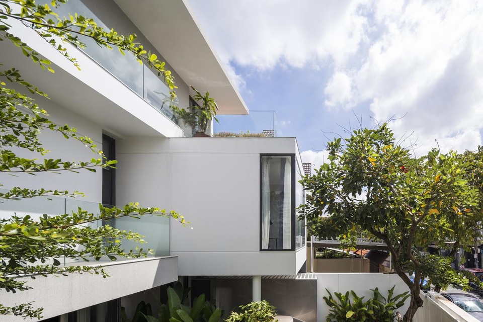 Biệt thự hơn 200m2 với khu vườn xanh như rừng nhiệt đới ở Sài Gòn - 2