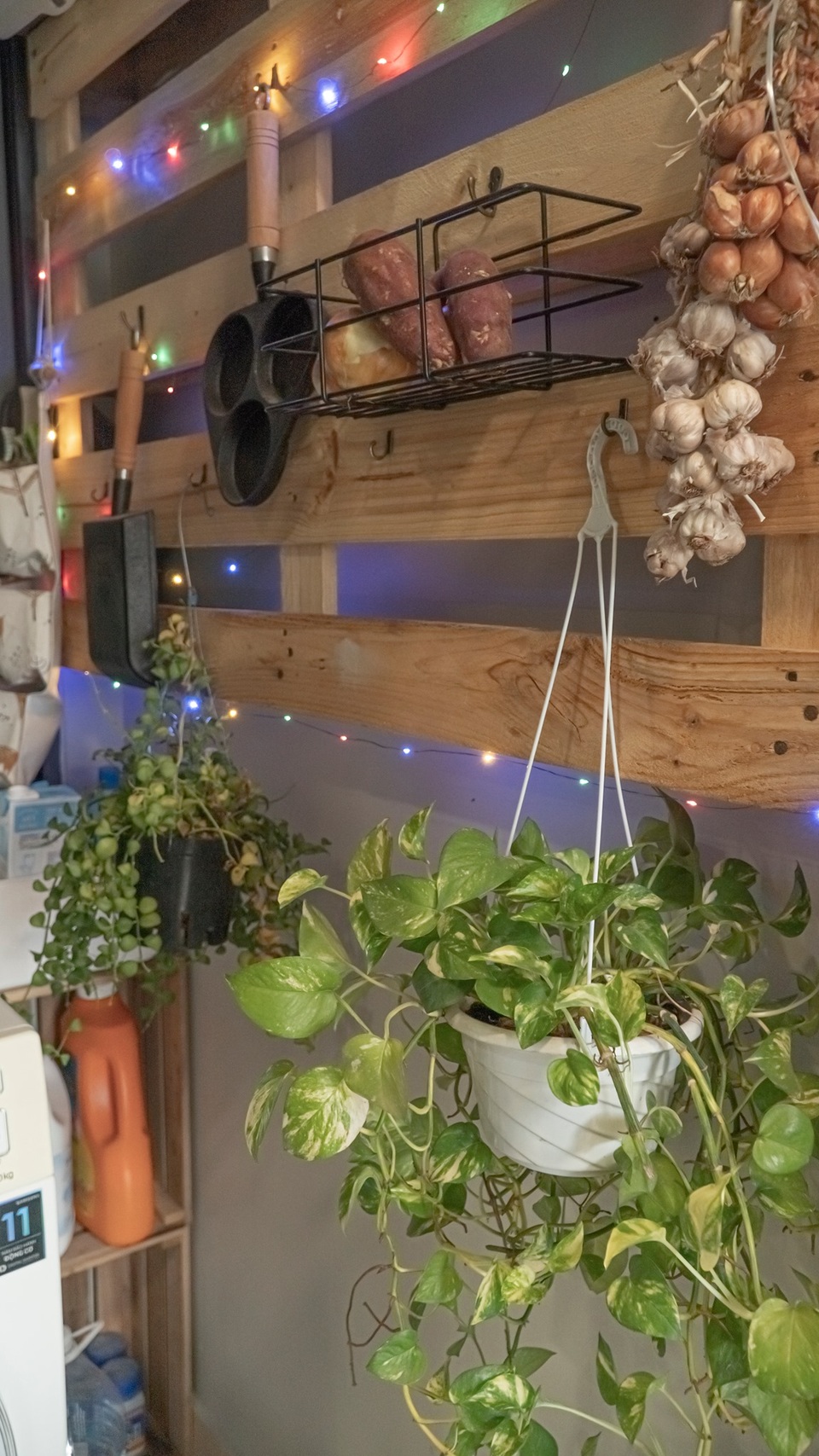 “Nhẵn túi” sau mua nhà, vợ chồng trẻ tự làm nội thất đẹp như thuê thiết kế - 8 “Nhẵn túi” sau mua nhà, vợ chồng trẻ tự làm nội thất đẹp như thuê thiết kế - 8