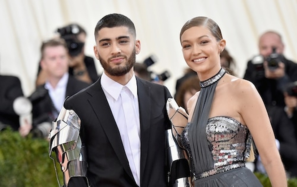 Gigi Hadid bị đồn mang thai 5 tháng - 2 Gigi Hadid bị đồn mang thai 5 tháng - 2