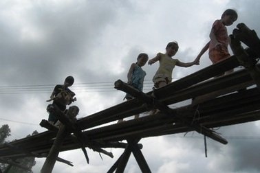 Một bạn đọc ủng hộ 100 triệu đồng để xây cầu  