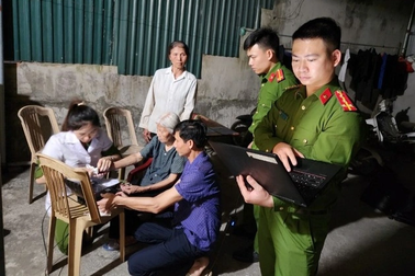 Bộ trưởng Công an gửi thư khen 6 đơn vị hoàn thành cấp CCCD gắn chip