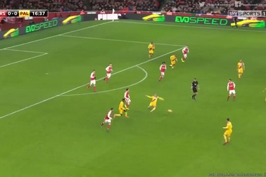 Nhìn lại siêu phẩm kiểu bọ cạp của Giroud