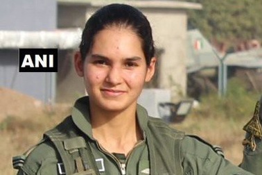 Nữ phi công lái máy bay chiến đấu đầu tiên của Ấn Độ