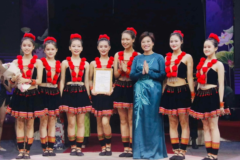 Hai giải xuất sắc được trao tại cuộc thi Tài năng Xiếc toàn quốc - 2024 - 3 Hai giải xuất sắc được trao tại cuộc thi Tài năng Xiếc toàn quốc - 2024 - 3