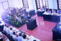 Vụ gian lận điểm thi Hòa Bình: Hai bị cáo không đồng ý tội danh bị truy tố