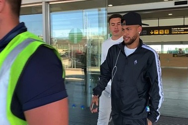 Neymar kiện CLB Barcelona để lấy lại 10,5 triệu bảng