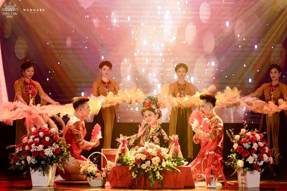 Tân Hoa khôi Ngoại giao: Giỏi 2 ngoại ngữ, đạt học bổng trường ở Trung Quốc - 4 Tân Hoa khôi Ngoại giao: Giỏi 2 ngoại ngữ, đạt học bổng trường ở Trung Quốc - 4