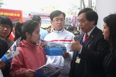 Sôi động Ngày hội tư vấn tuyển sinh, hướng nghiệp 