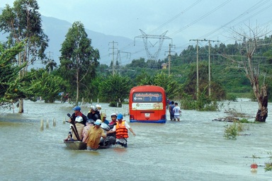 Quảng Nam: Toàn bộ học sinh vùng lũ nghỉ học