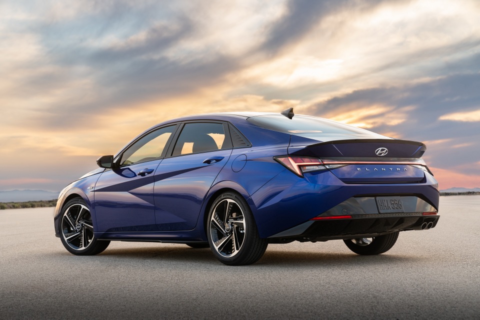 Hyundai Elantra N Line 2021 trình làng với động cơ hơn 200 mã lực - 13 Hyundai Elantra N Line 2021 trình làng với động cơ hơn 200 mã lực - 13