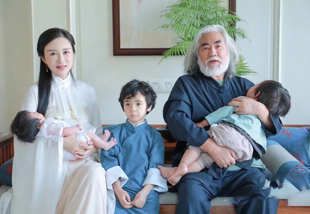 Hai cuộc hôn nhân của ông trùm kiếm hiệp Trương Kỷ Trung - 3 Hai cuộc hôn nhân của ông trùm kiếm hiệp Trương Kỷ Trung - 3